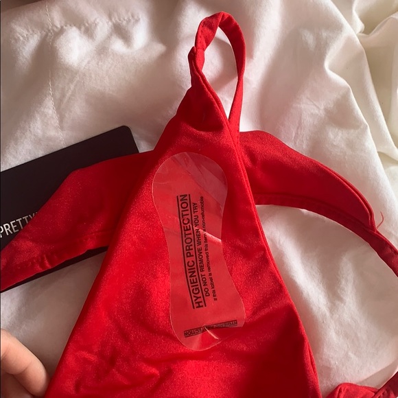 red bikini set - Picture 3 of 4